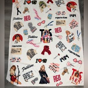 TAYLOR SWIFT SMALL THROW BLANKET